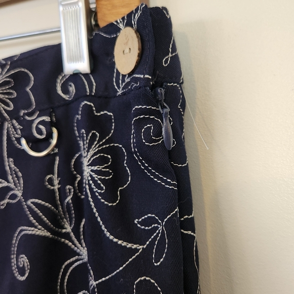 Maison D'Amelie Navy Floral Cropped Wide Leg Pants Womens Size Small New - Picture 6 of 11